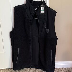 Under Armour Midnight Black Vest nwt